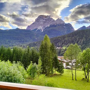 Deliziosa Mansarda Con Vista Dolomiti , San Vito di Cadore Italy