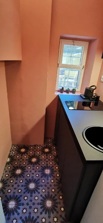 Enchanting Apartment With Patio, Lungarno Firenze