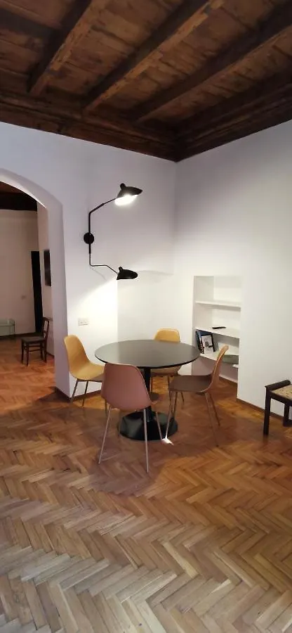 Enchanting Apartment With Patio, Lungarno Firenze Florence