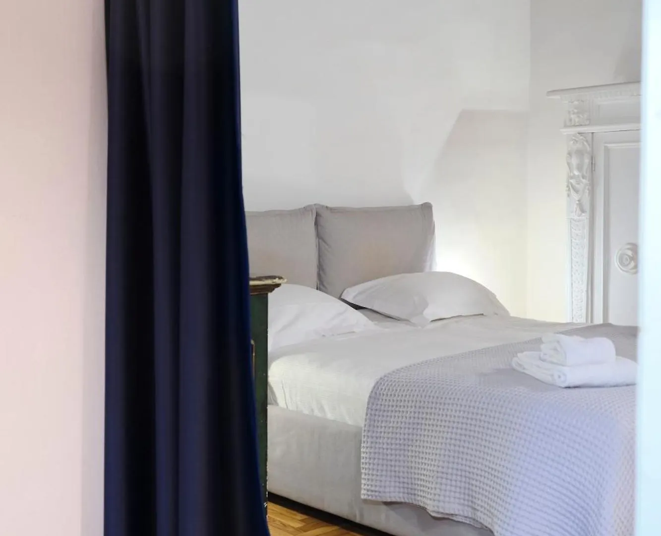 Enchanting Apartment With Patio, Lungarno Firenze